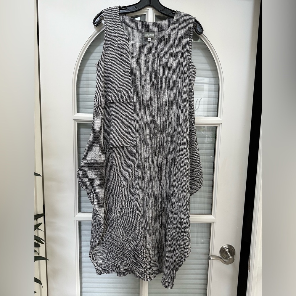Black and White Asymmetrical Sleeveless Dress.